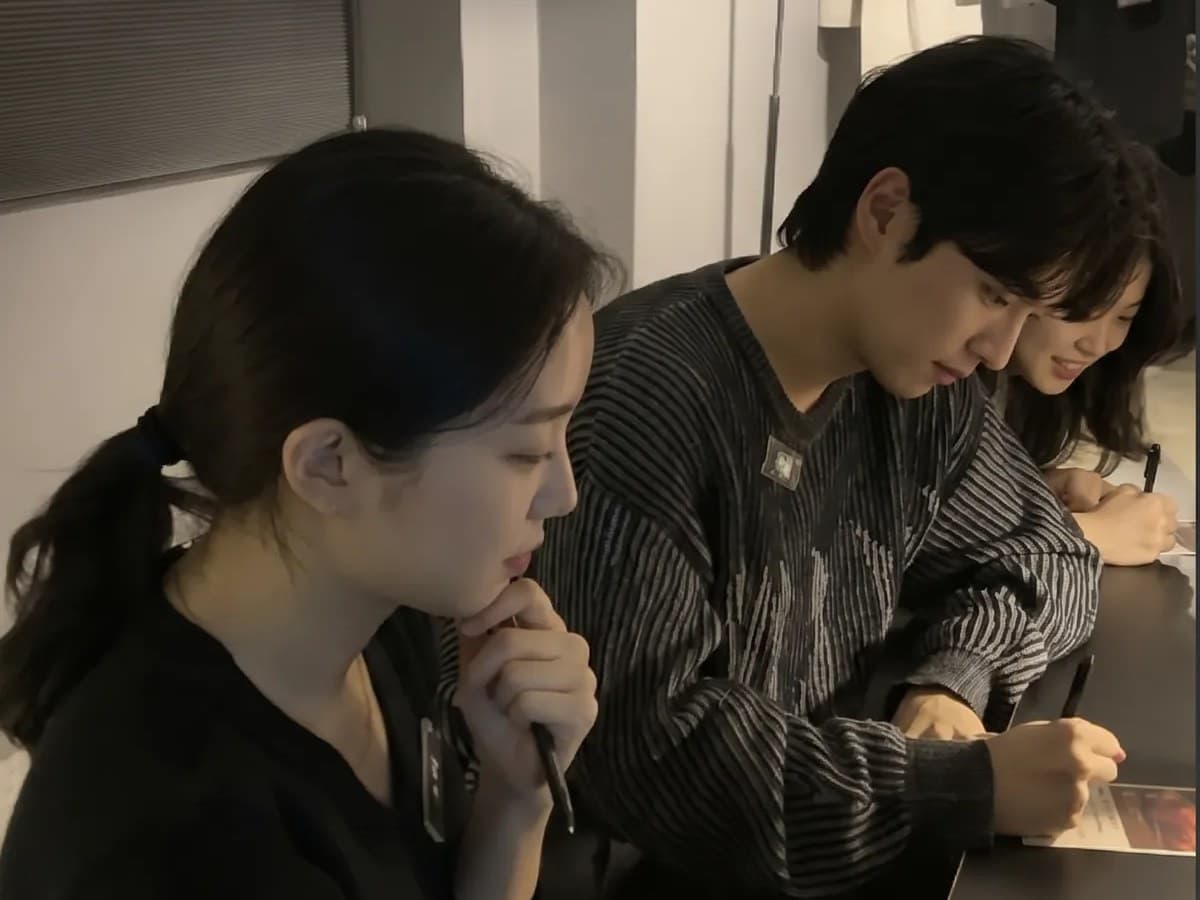 파티 시작 전 비어 있는 테이블